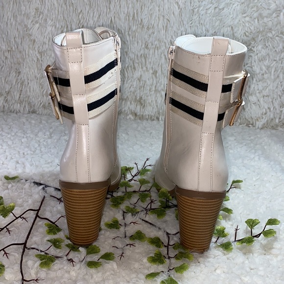🌾Woman’s Heeled ankle boots 🌾 - Picture 3 of 7